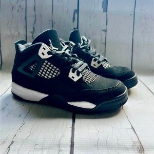 Jordan 4 Retro White Thunder, youth size 2